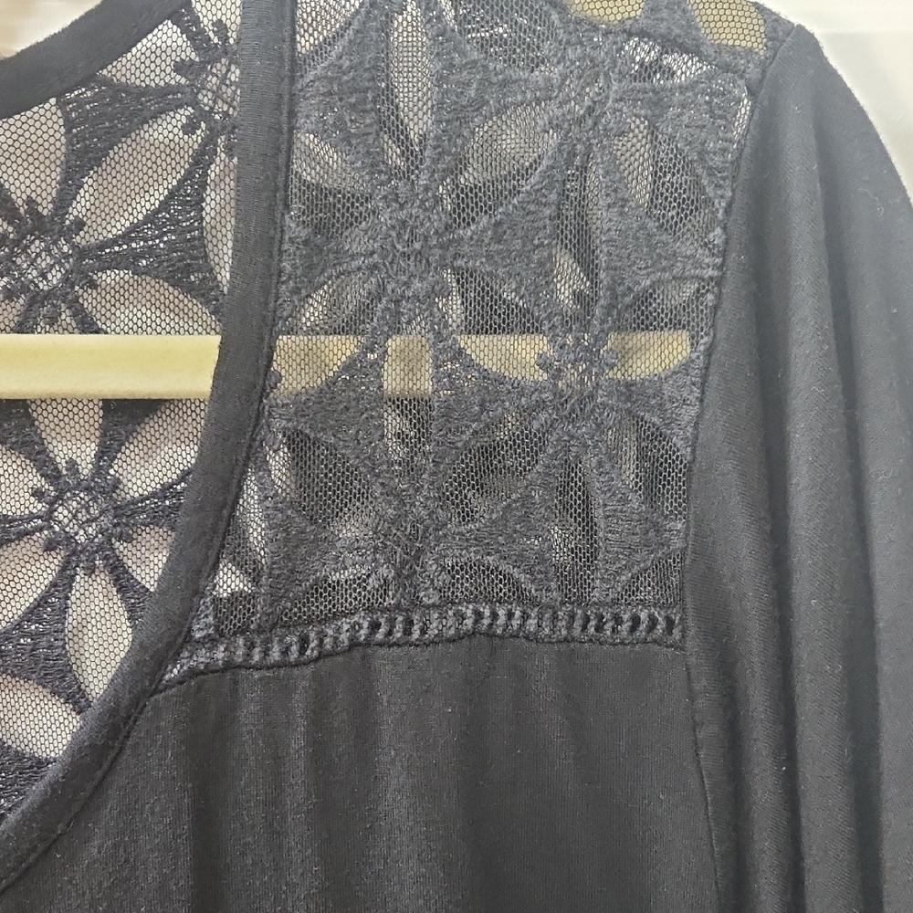 Cable & Gauge Black Lace Accent Blouse - 3X - Picture 5 of 8